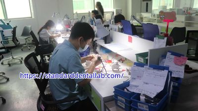 Standard Dental Lab Co., Limited línea de producción del fabricante