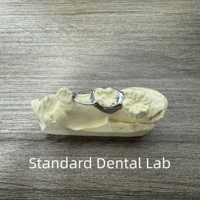 comprar Los dentistas ortodoncistas profesionales mantienen el espacio dental en buen estado fabricación en línea