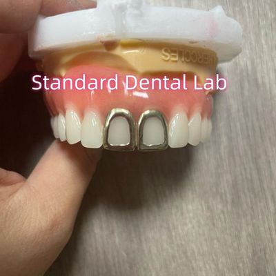 Dentes de acrílico completo ISO con dientes de oro amarillo